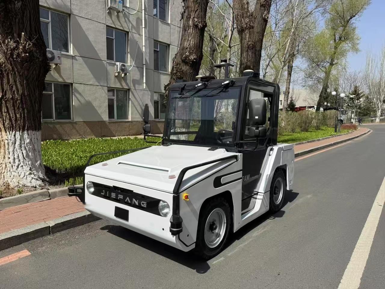 一汽解放 近日，一汽解放全自主无人驾驶技术实现跨越性突破——L4级厂区物流无人车