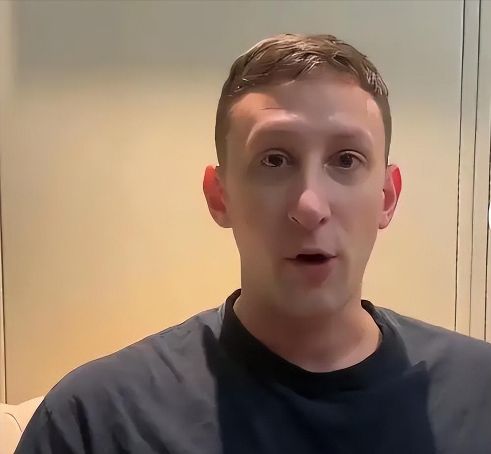 那个曾经捐赠“二战”相册的美国小伙，现在居然定居中国了。你敢信吗？就在几天前，他