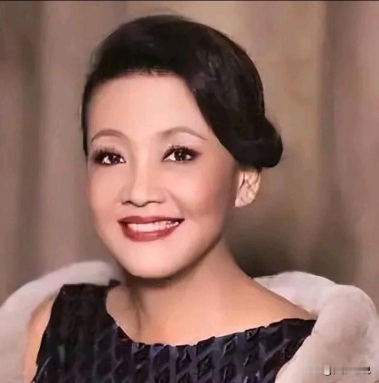 1992年，一个流氓在张兰的饭店吃霸王餐不给钱，张兰拦住不让他走，流氓掏出一把枪