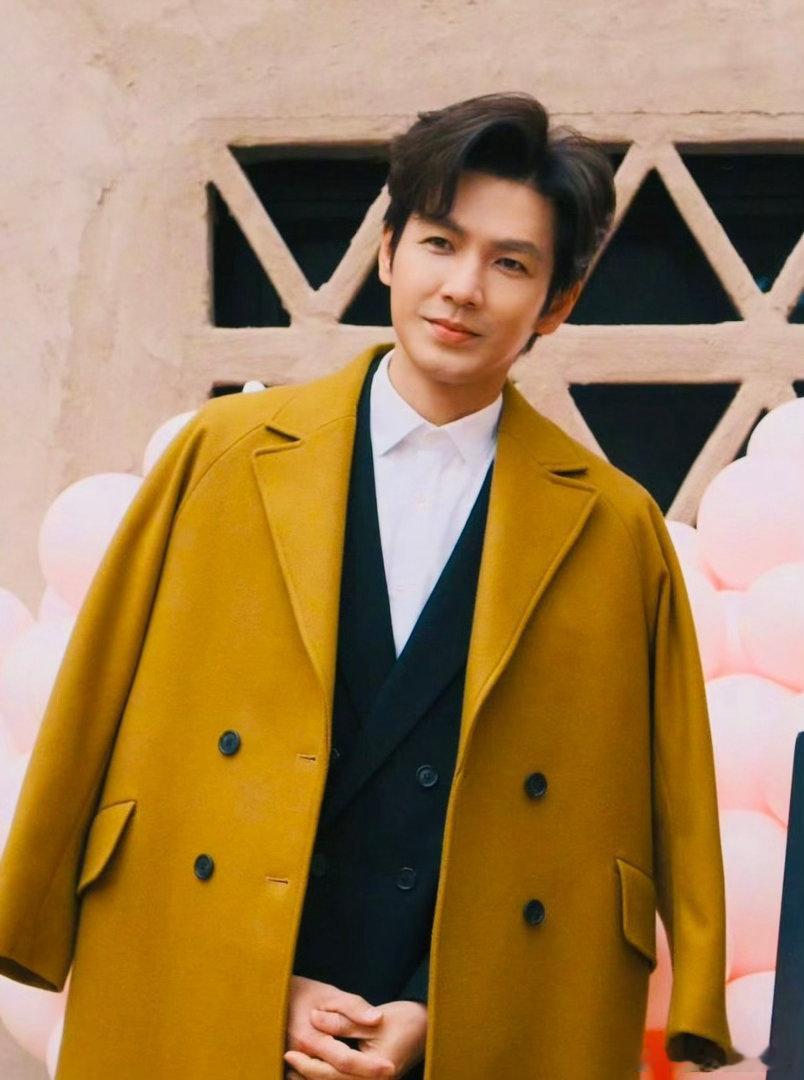 这竟然是钟汉良英文原声钟汉良熟男魅力 以前只知道他戏演得好，没想到英文也这么圈粉