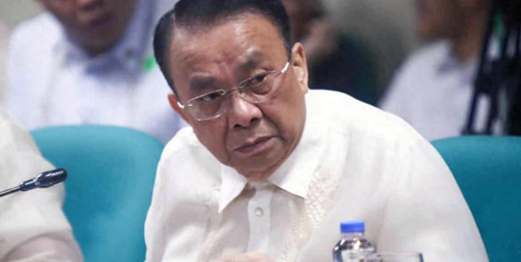 就在刚刚
 
菲律宾方面突然宣布了，不会自动执行位于海牙的国际刑事法院对参议员罗