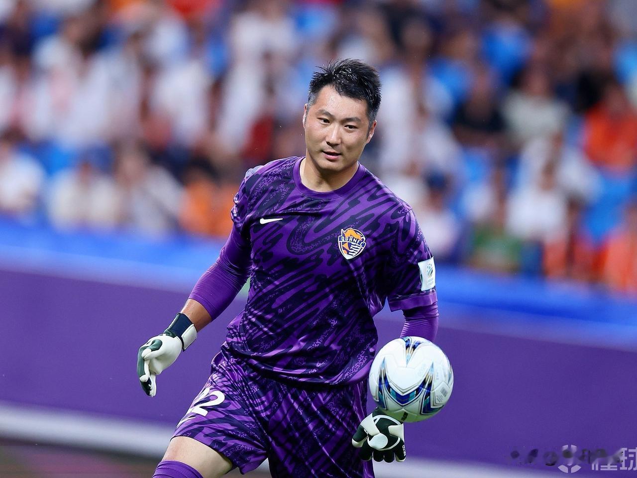 辽宁铁人官宣第四---韩镕泽…也别管辽宁铁人是不是不专业了，反着官宣是一个接一个