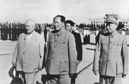 苏联为什么斗不赢美国？你以为的苏联是败在美国手上，实际上苏联并不是斗不赢美国，而