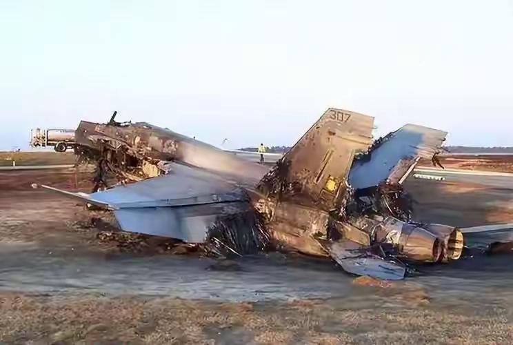 俄军给伊朗递坐标：轰炸F-35基地，美军两条跑道被炸断