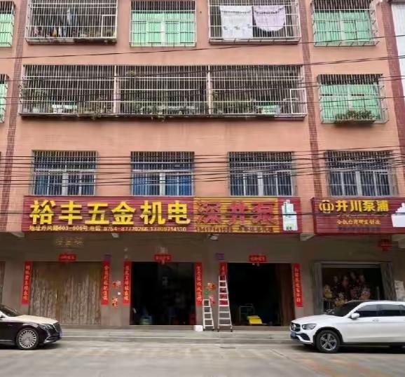 汕头这场大火真的看得人心里揪着疼，12条至亲的生命没了，全因为那焊死的防盗窗和“