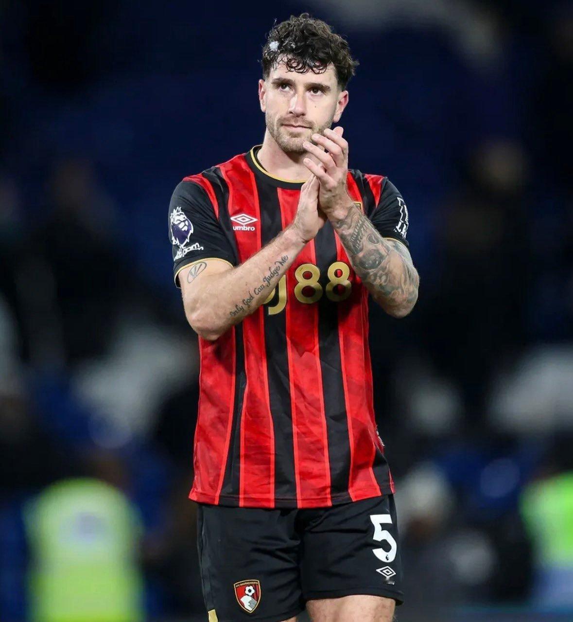 马卡报记者Matteo Moretto：伯恩茅斯中后卫马科斯·塞内西即将选择他的