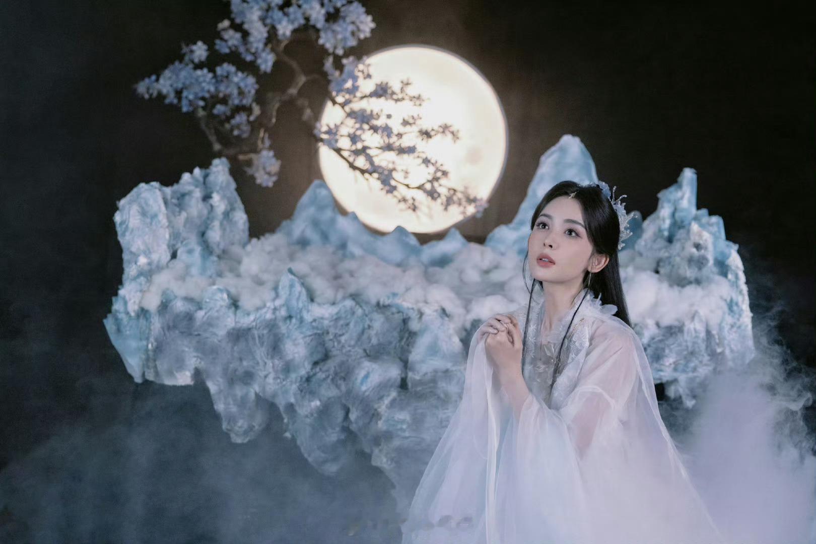 古力娜扎和迪丽热巴嫦娥仙子造型 ​​​