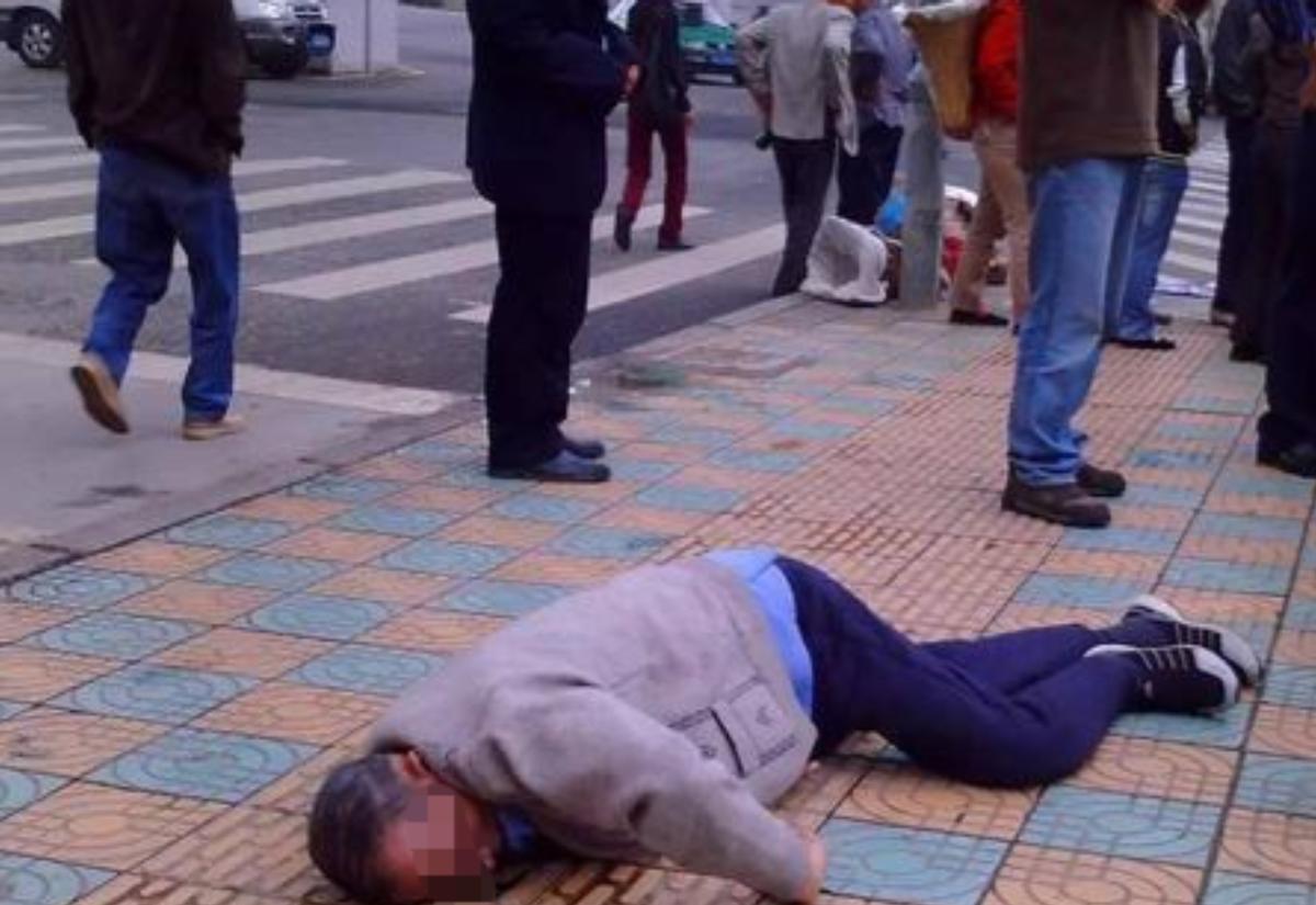 内蒙古，68岁的袁大爷酒后打车，下车后竟觉得司机绕路，不仅不付车费，还辱骂司机，