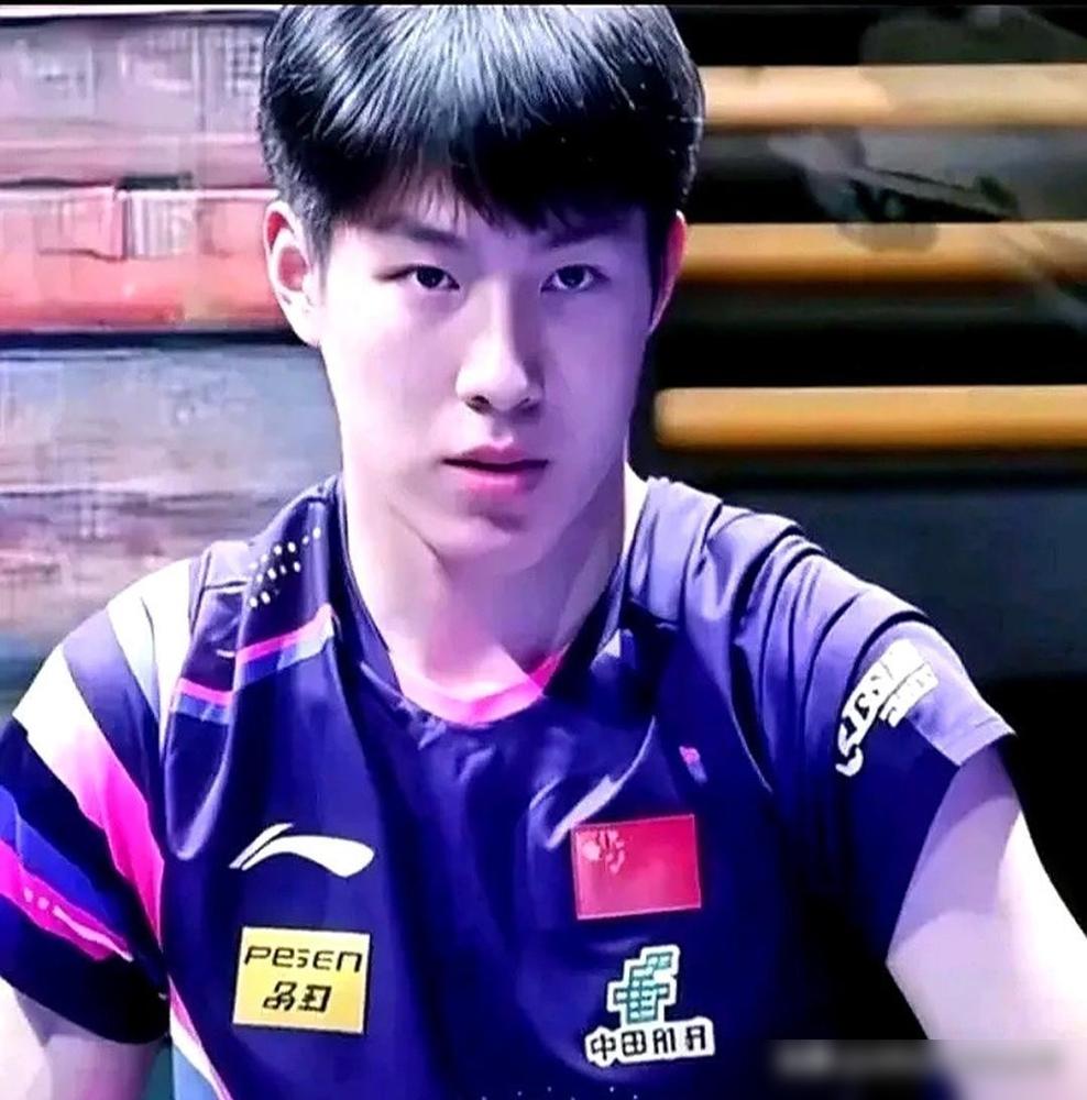 国乒凭什么把世界排名更高的向鹏踢掉，硬塞一个19岁的小将温瑞博进世界杯名单？
 