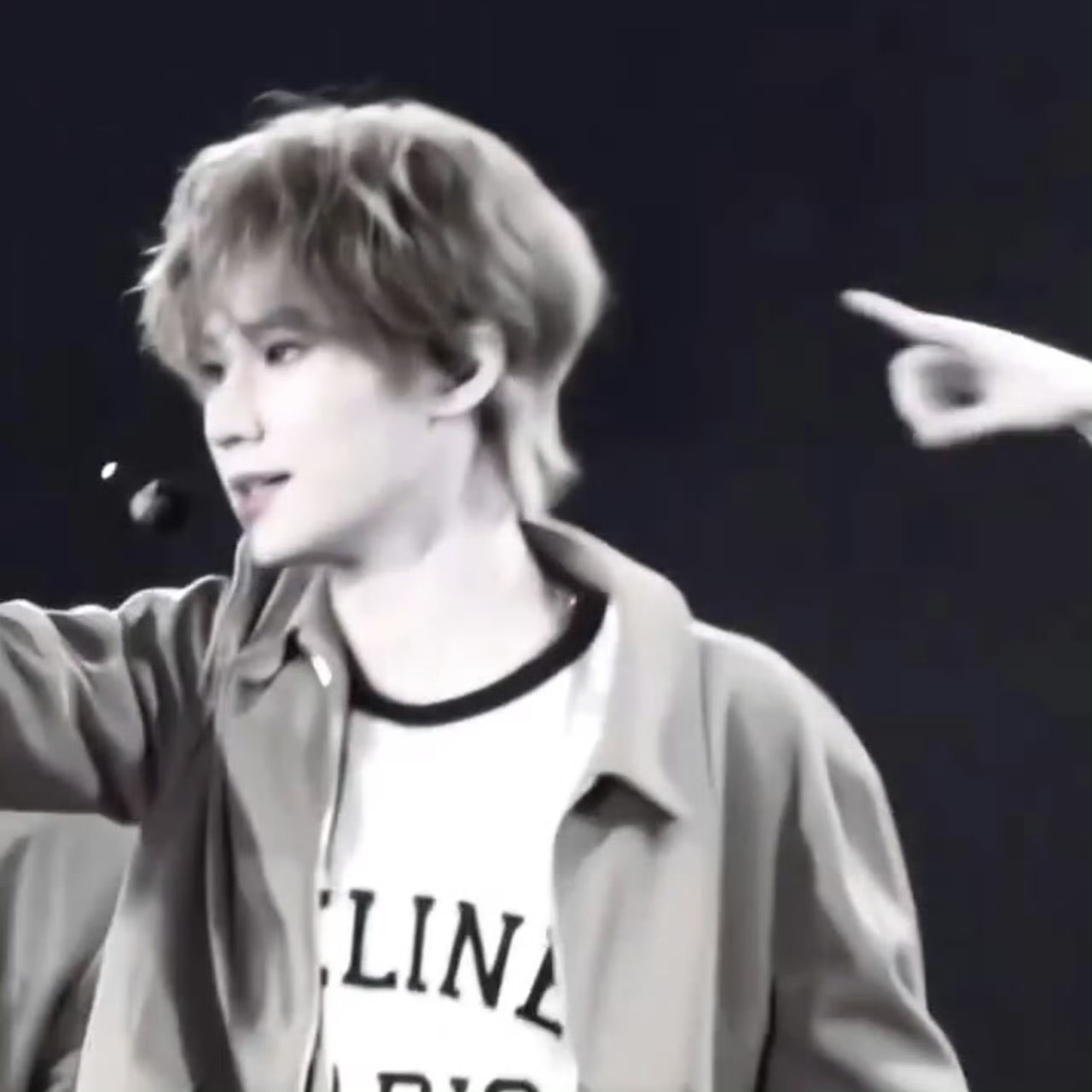 张真源💚张真源镜启春序绿海归源💚张真源加冠礼演唱会勇敢追随心中所想，自由散发