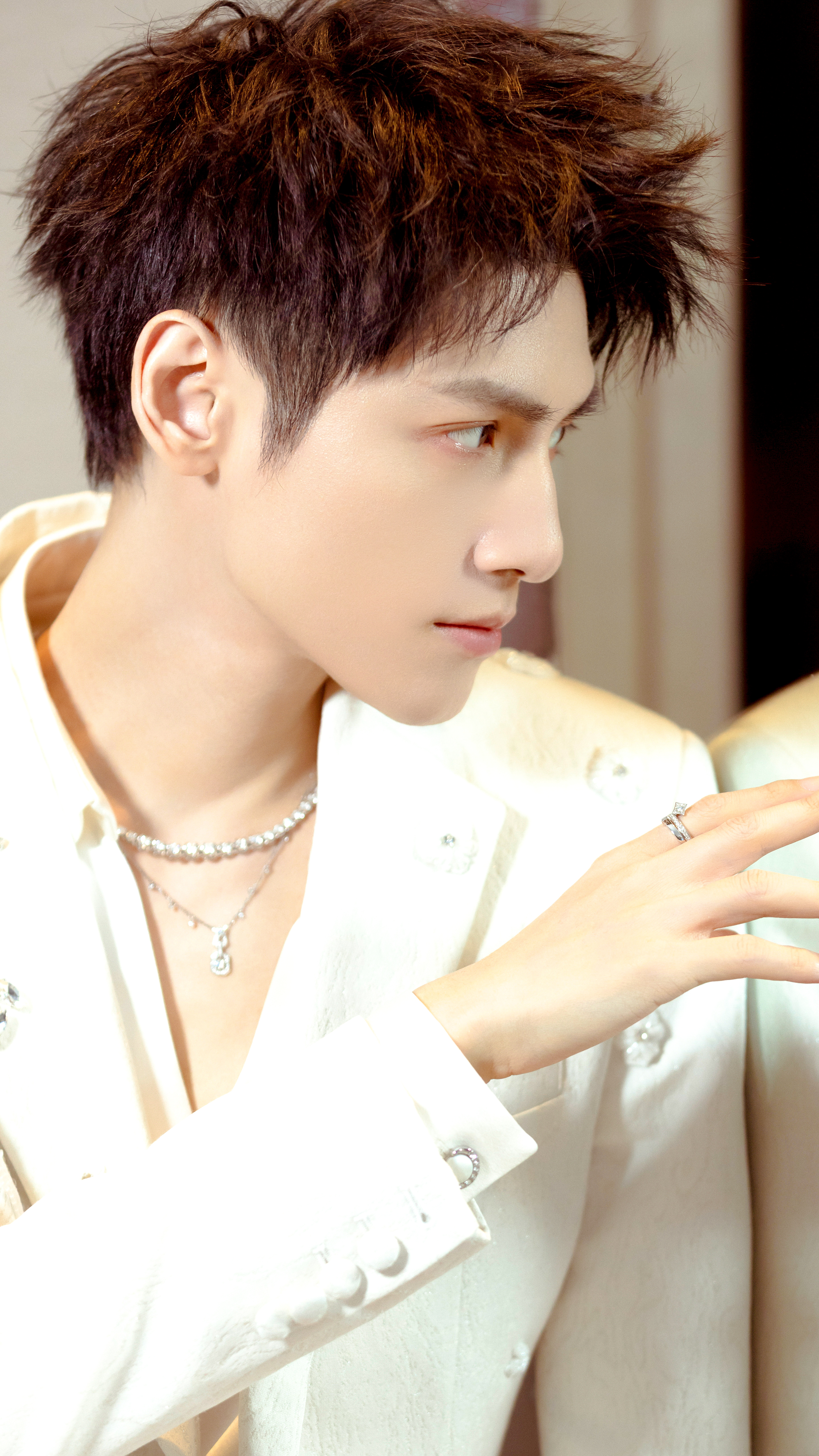 超级无敌的侧脸 