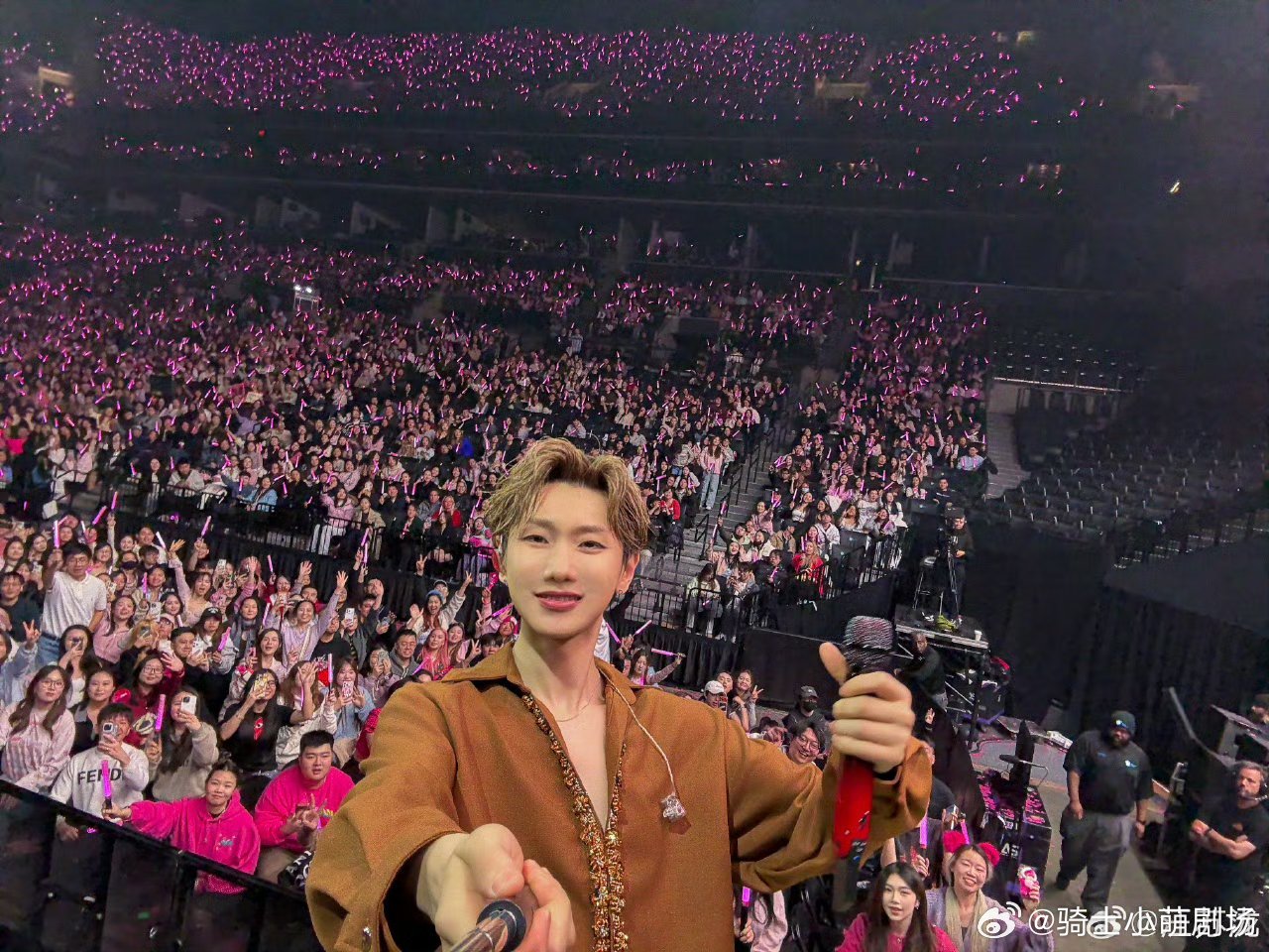 汪苏泷说音乐没有时差时差挡不住热爱，汪苏泷的坦白与浪漫撞个满怀，一句“音乐没有时