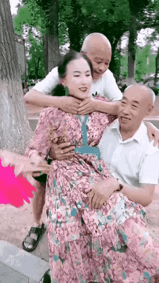 传统文化缺失造成道德伦理崩退。为老不尊千百年来肯定有发生，但那是躲躲藏藏是个别丑