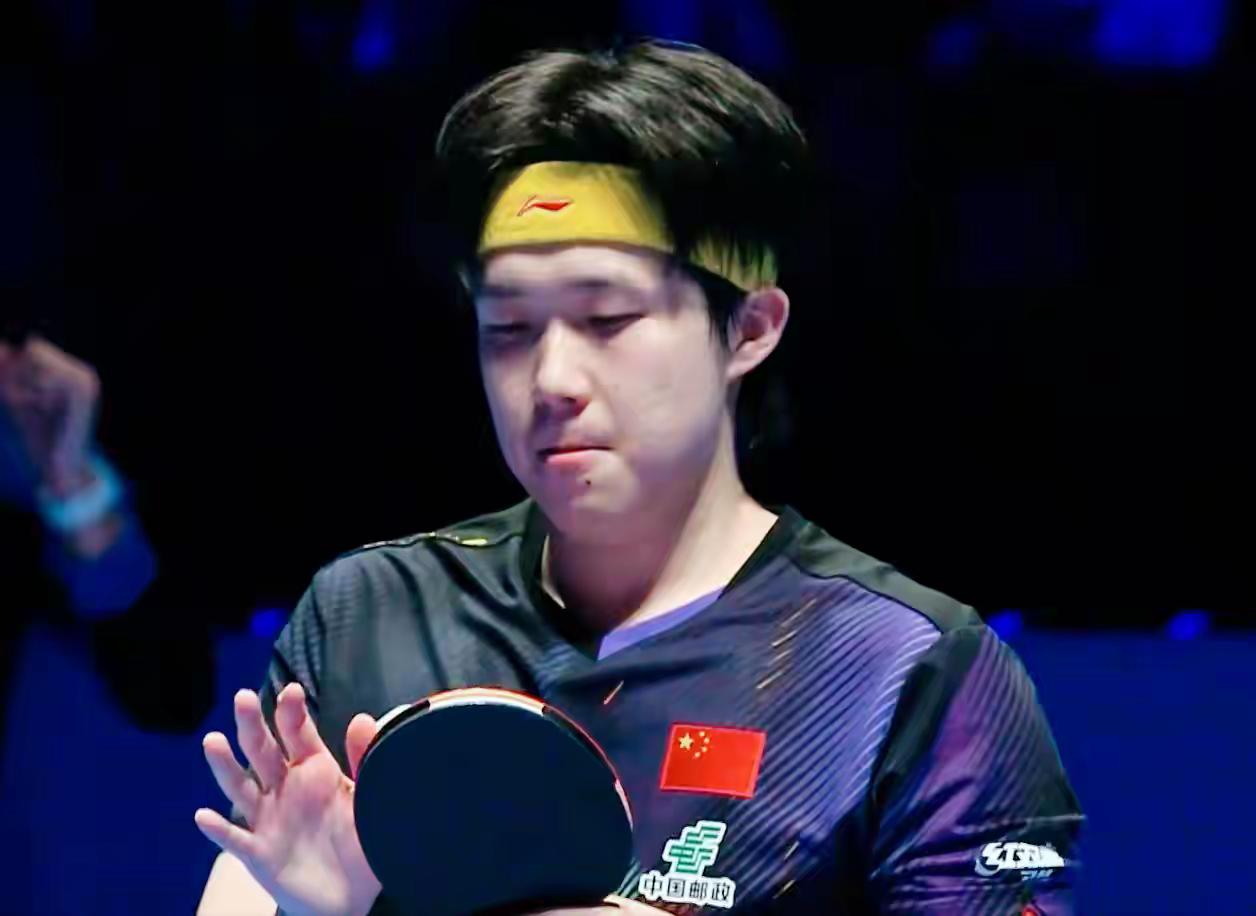 【国乒团体全力助威，王楚钦越战越勇，连扳三局，4-3实现大逆转】王楚钦绝处逢生，