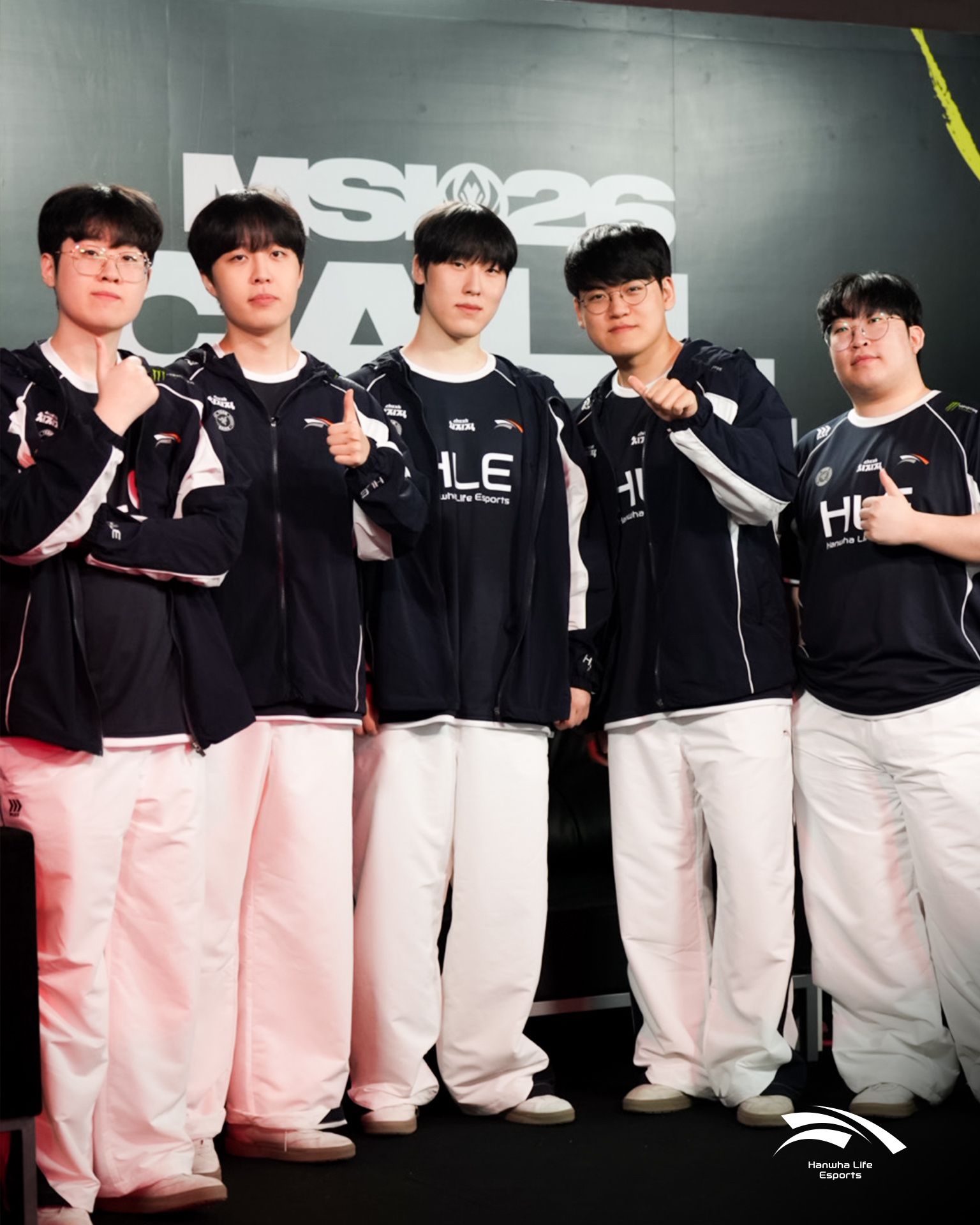 居然是白裤子吗哈哈 2026 HLE夏季正品队服即将发售*预购将于7/6(周一)