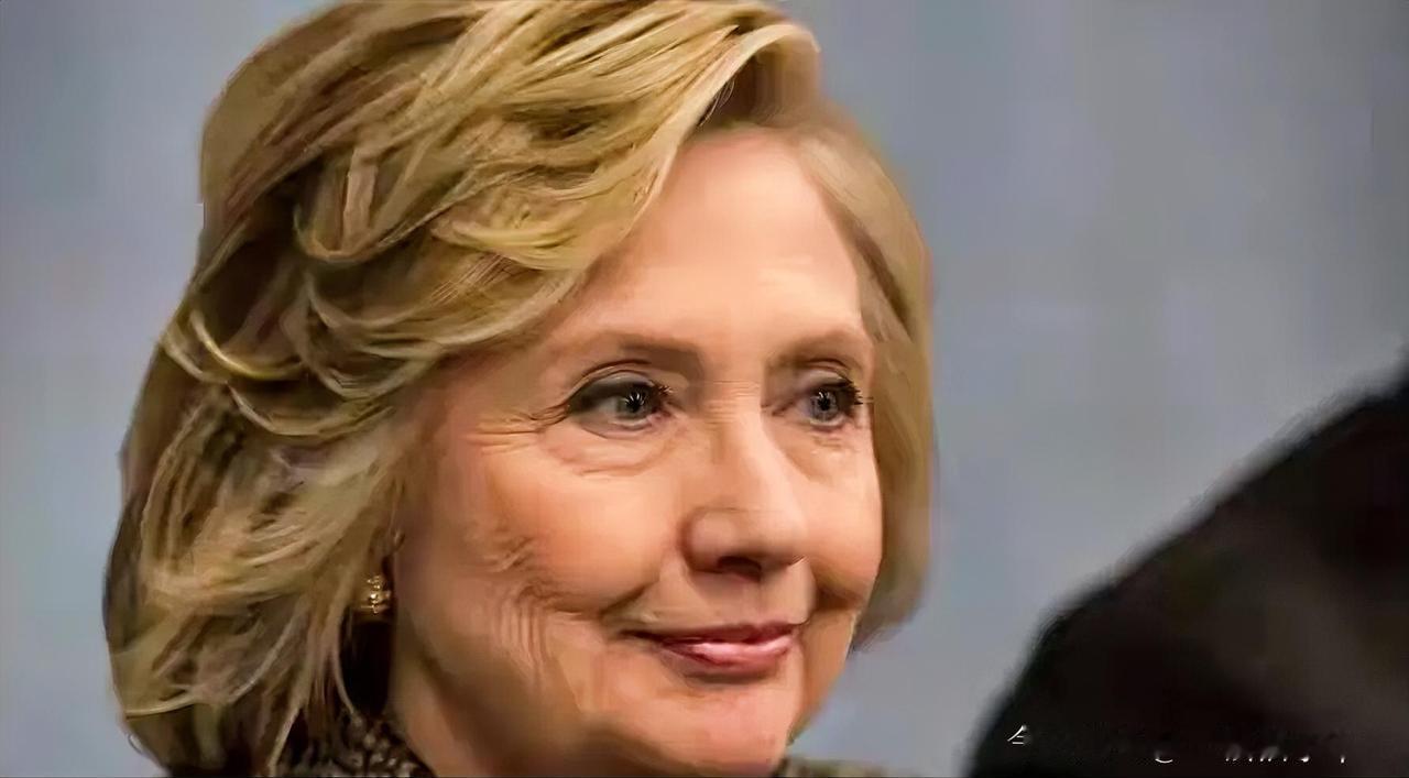 马杜罗被美军抓捕后，希拉里公开发声，直接痛批特朗普的做法可耻、违反国际法。她表示