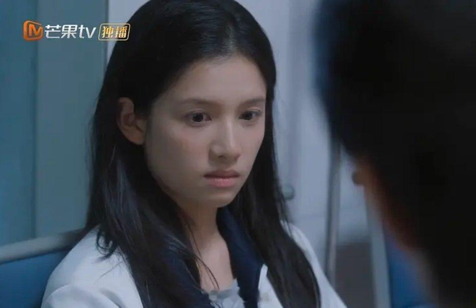 看过打火机和焕羽，张婧仪在野狗骨头里的状态下滑有点明显 