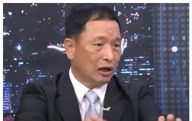 【台军空军前副司令张延廷指出，台湾当局可能隐匿了，另外的证据】他在中天《头条开讲
