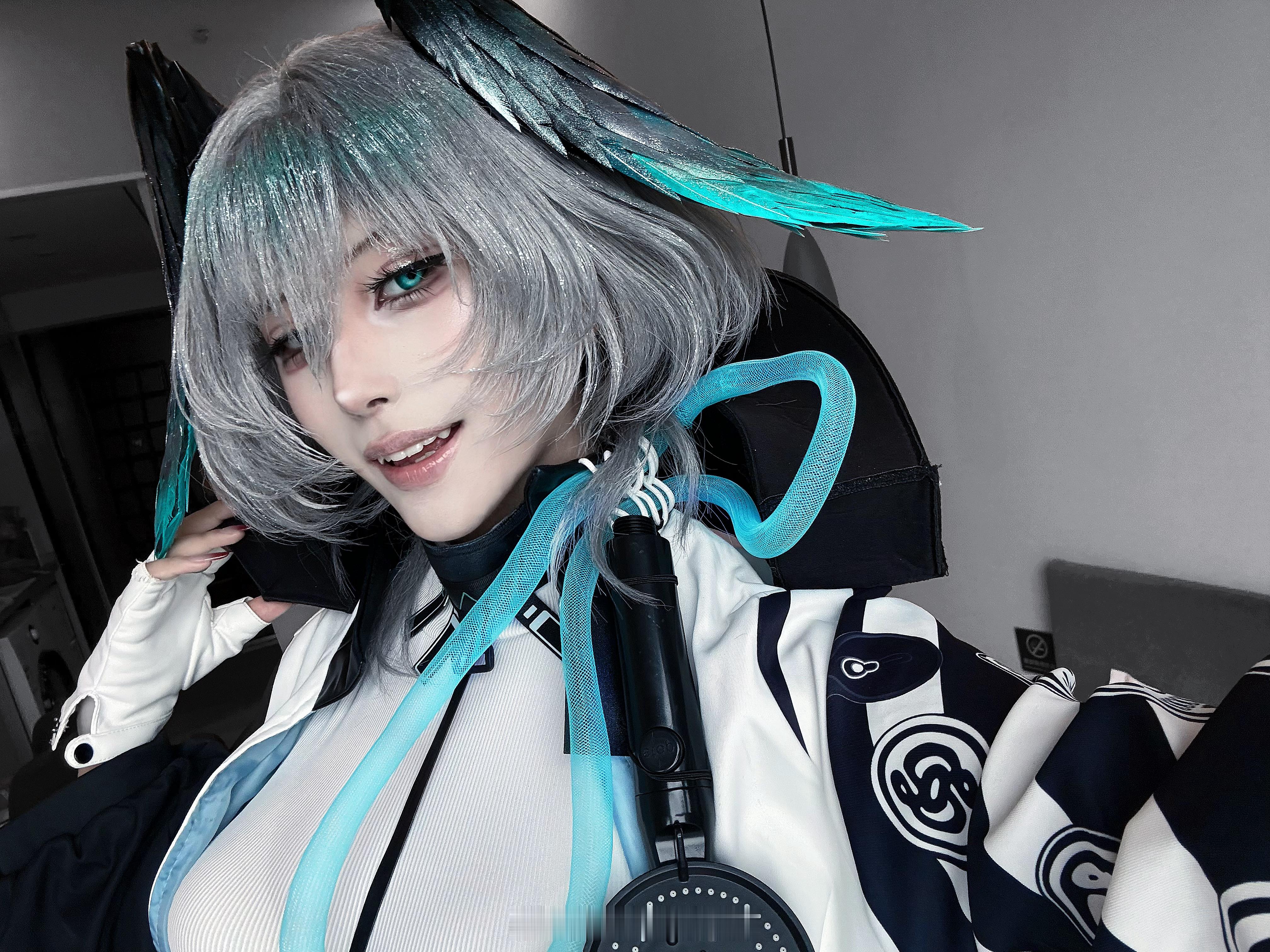 COS[超话]明日方舟[超话]  day3短暂出现了一会儿的蛇 ​​​