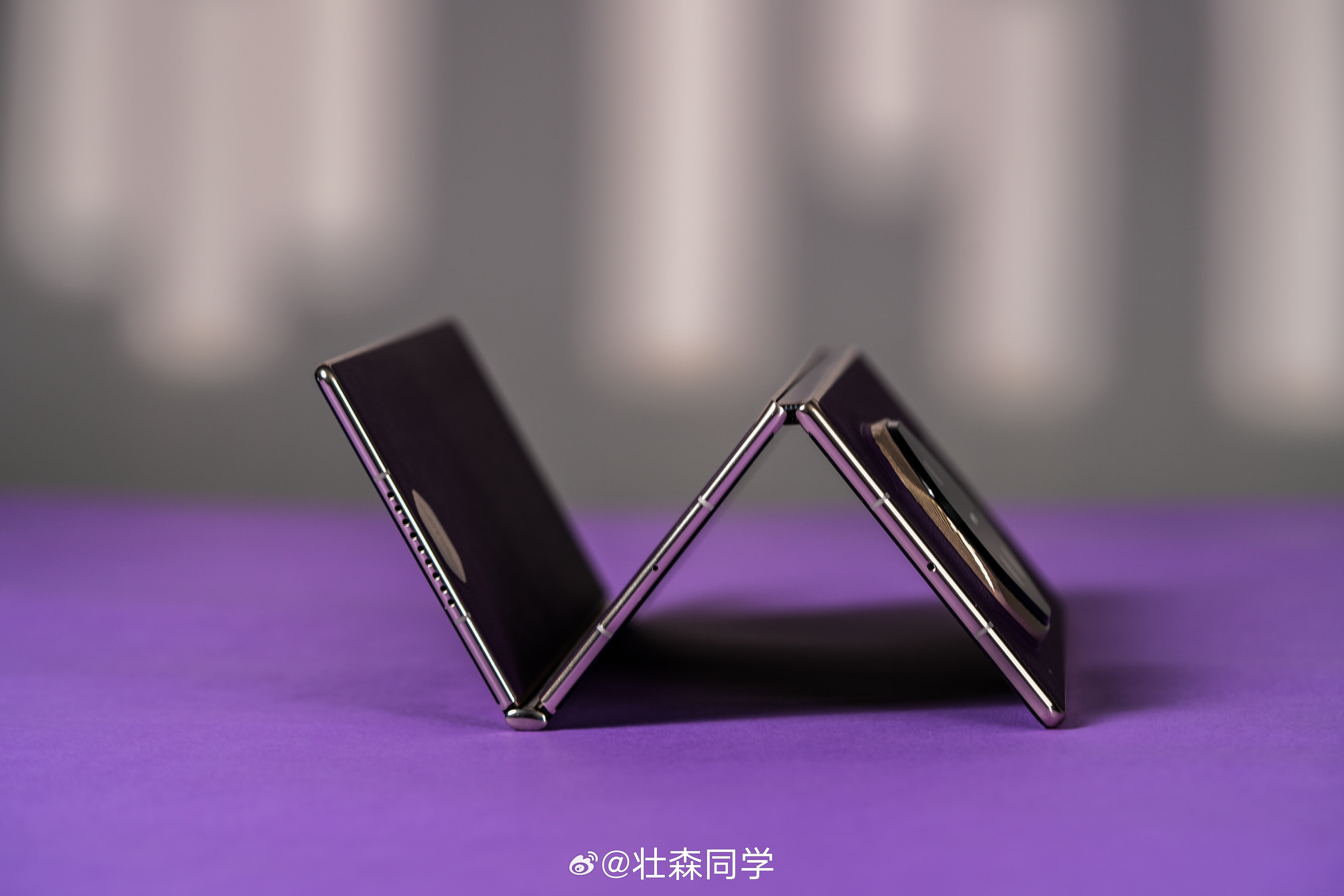 新三折叠用了一周了，你别说真的好用，尤其有了手写笔加持之后效率是极大地提升，无论