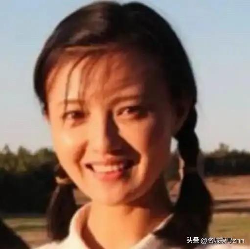 1976年，25岁女知青抱着4岁儿子回京，母亲气得半死，怒骂她未婚先孕，不知羞耻