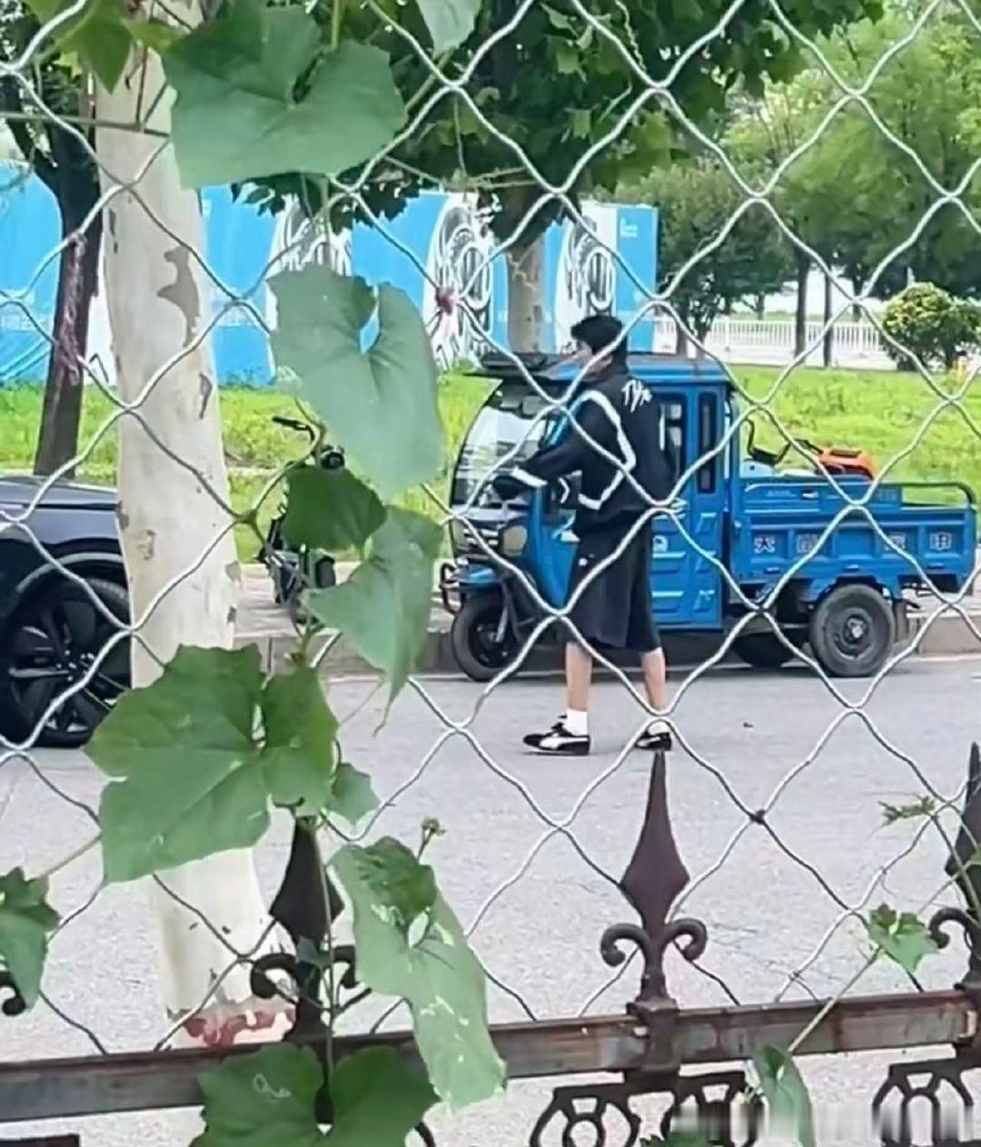 周柯宇拿到驾照了周柯宇拿到驾照了！周柯宇拿到驾照