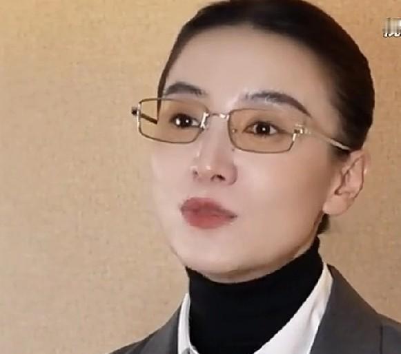 你知道张译现在最大的角色是什么吗？
不是安欣，也不是程兵——他正在哈尔滨街头演“