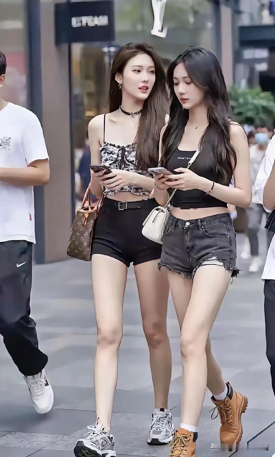 是身材好还是衣服漂亮？