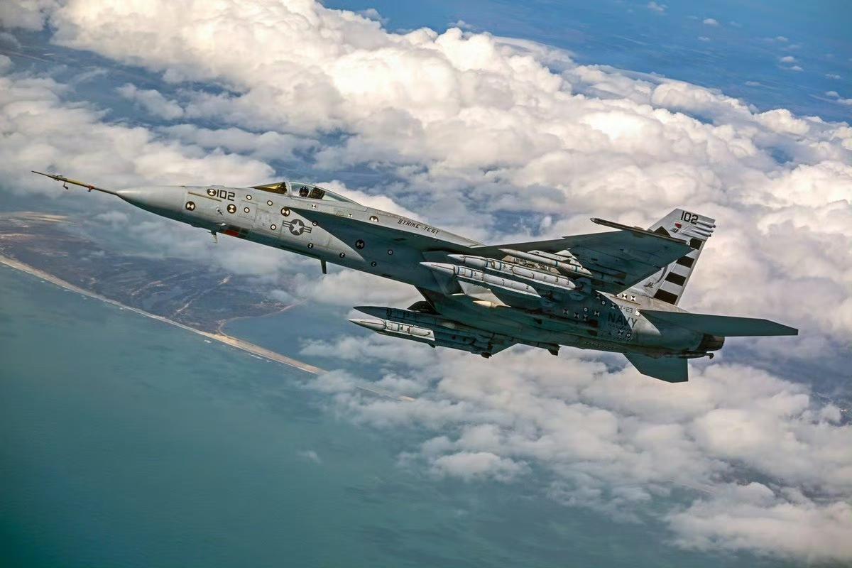 美国海军公开了AIM-424远程空对空导弹，由RTX公司研制。美国海军F/A-1