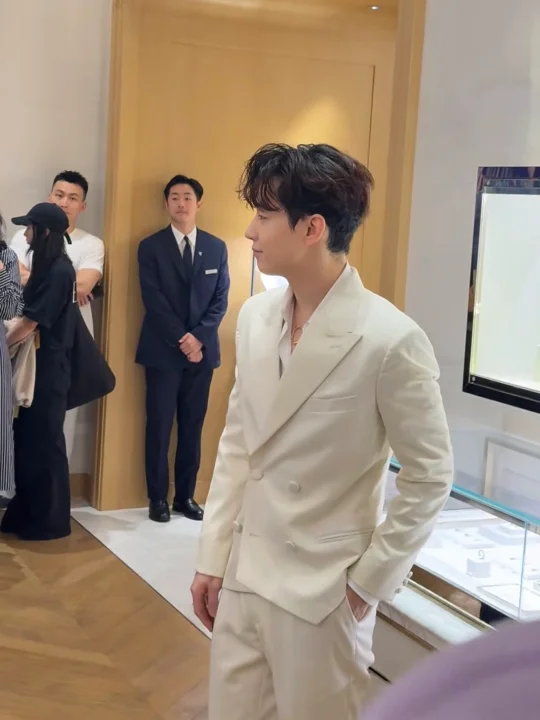 在恒隆偶遇刘宪华～