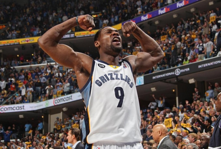 托尼-阿伦：库里曾问我 为何我防守时的犯规动作裁判一个也不吹#托尼阿伦##库里#