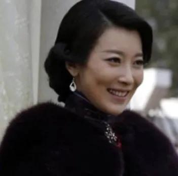  苏太太的扮演者张棪琰，原名张琰琰、张锦尧，1978年11月16日生于北京，中国