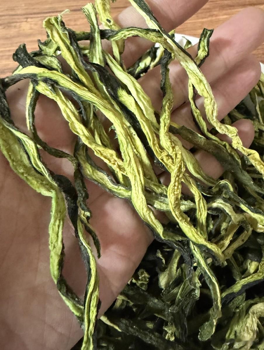 7月，这菜2元3斤，一次买20斤，晒干后比新鲜更好吃，放一年不坏
 
进入7月，