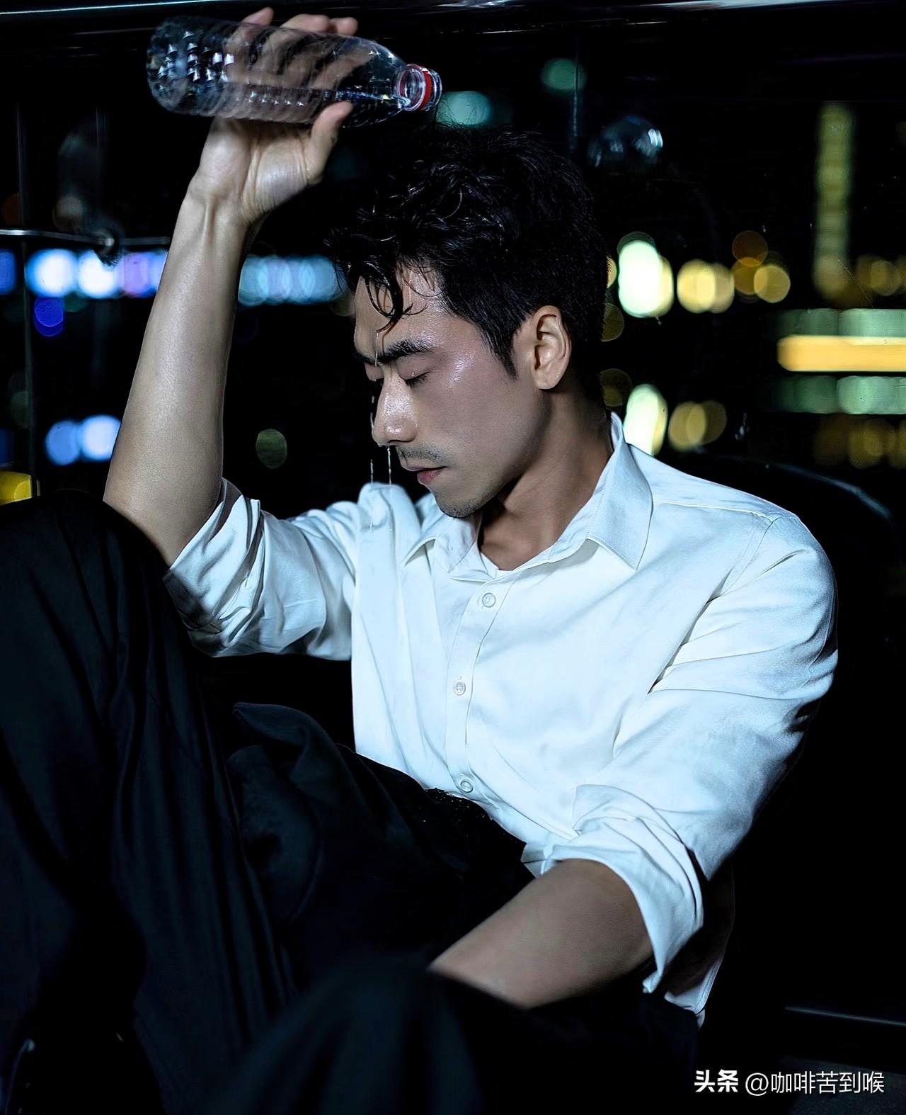 你遥不可及，

确又近在咫尺！

这是一位已婚男士表达了

对红颜知己的无奈和爱