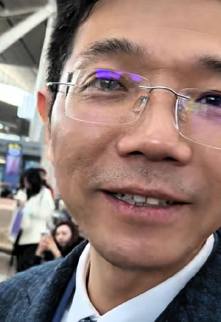 两千多个日夜，一场持续六年的拉扯，顽石都被磨平，人心却在是非中越磨越坚定。
 