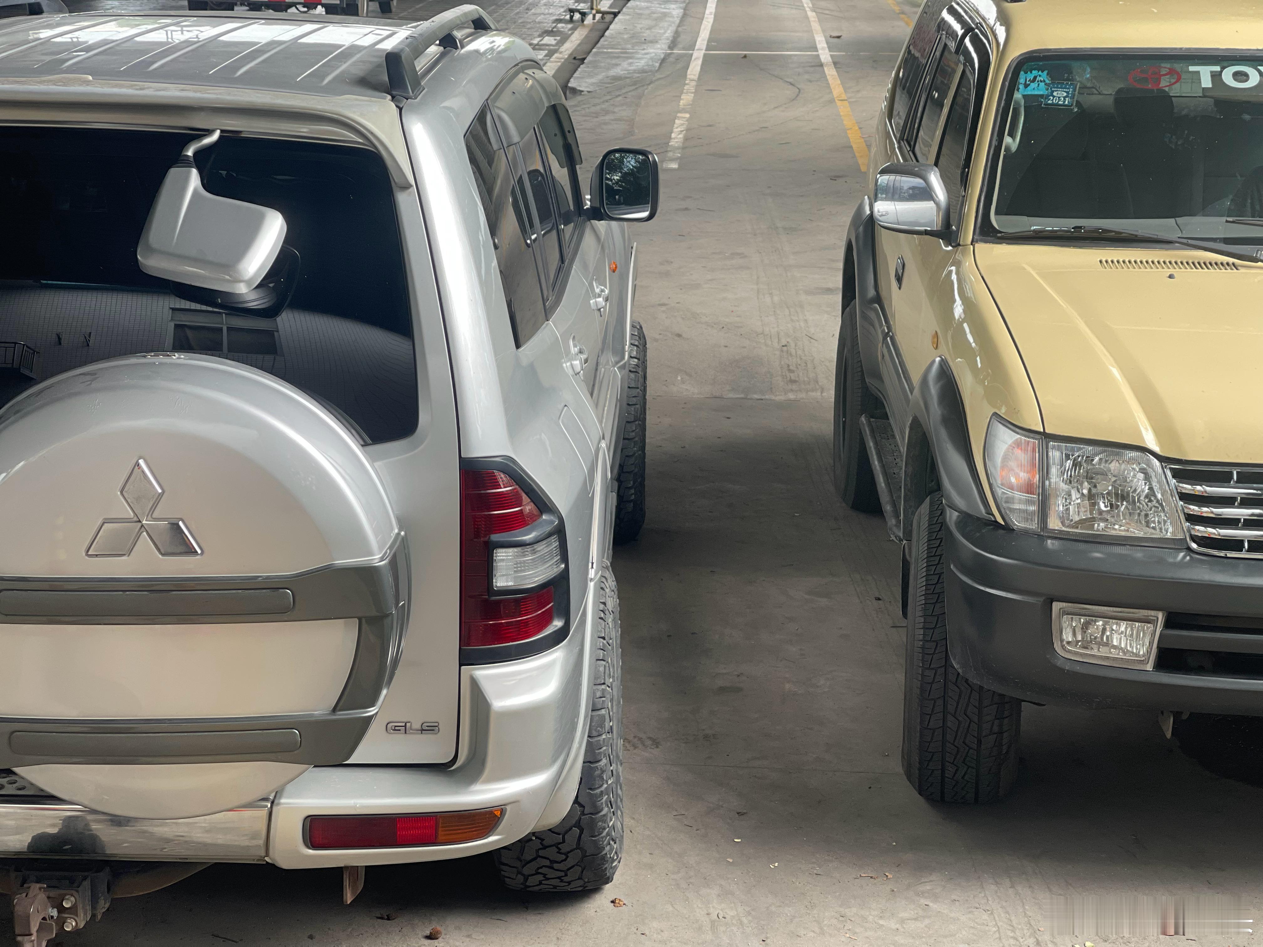 帕杰罗[超话]  PAJERO V73 🆚 PRADO LC95 ​​​