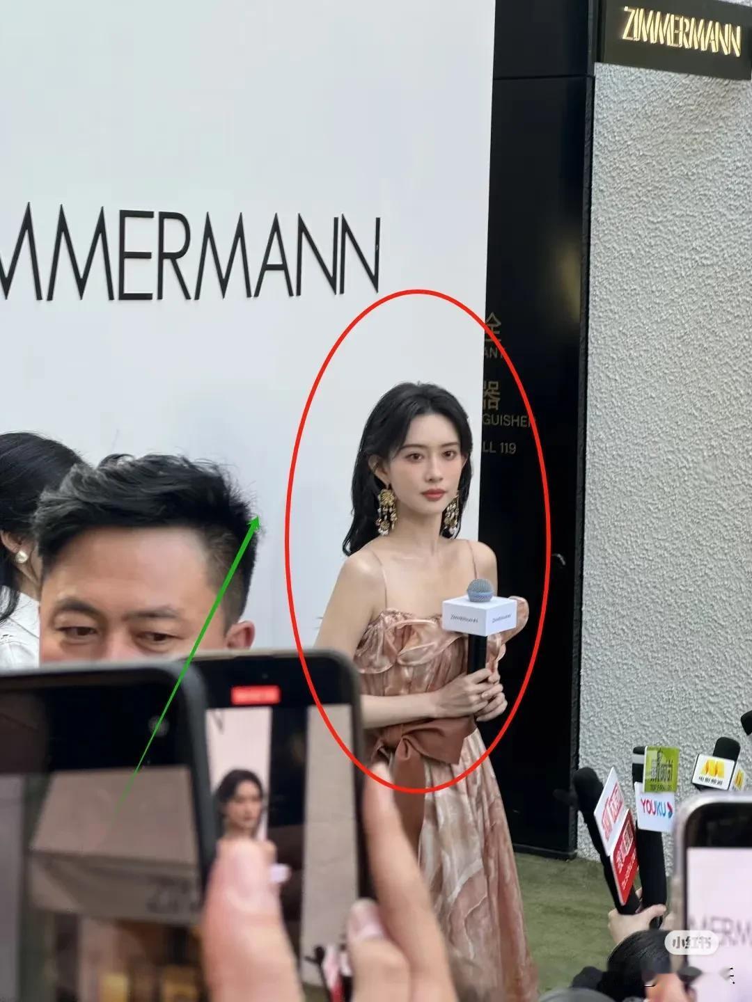 孟子义现在这样了嘛…
孟子义最新活动状态好好啊！！现实中看着这么小小一只，脸也太