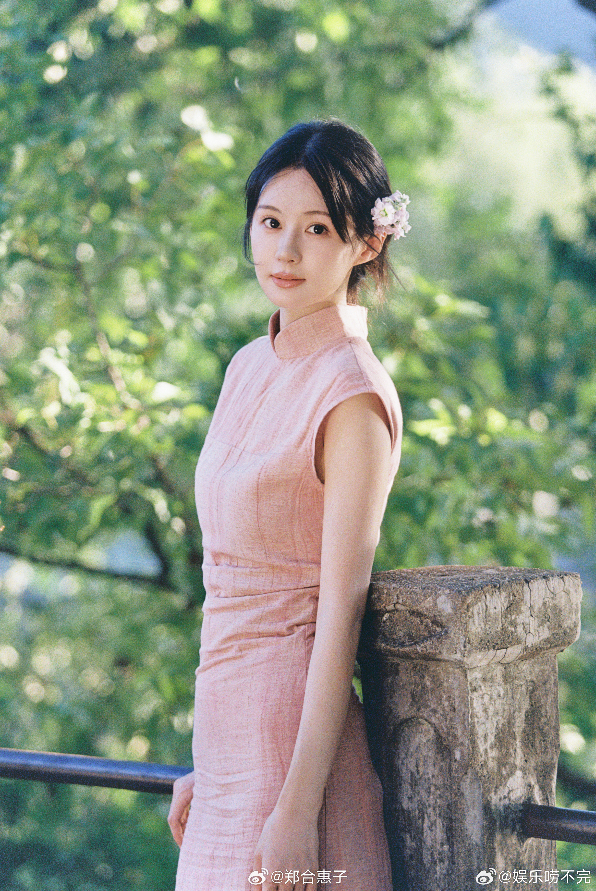 郑合惠子现偶严选初恋阮喻的暗恋忐忑被郑合惠子演得鲜活细腻，温柔小太阳的模样，满是