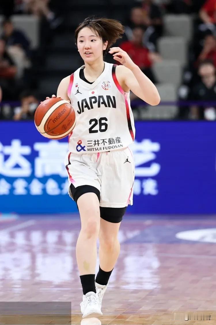 19岁身高172CM的田中心27分和32岁1.83CM的宫泽夕贵18分，两人联手
