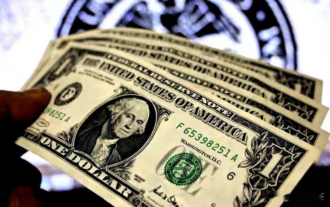 刚进入12月，美联储就按下了今年第六次降息键！当地时间12月10日，联邦基金利率