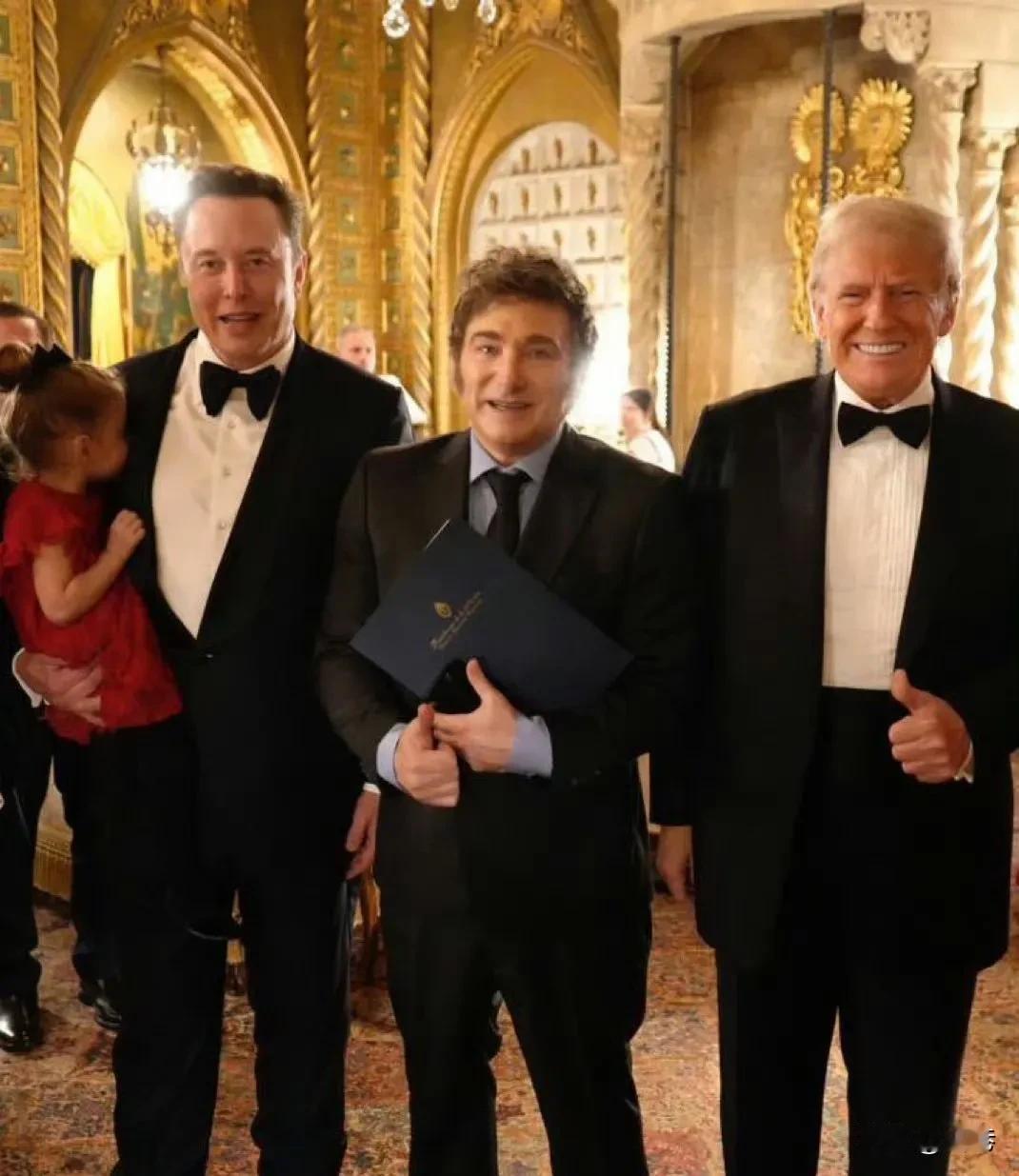 自由的精神正在席卷世界！

米莱现身海湖庄园，成为首位现场祝贺特朗普胜选的国家领