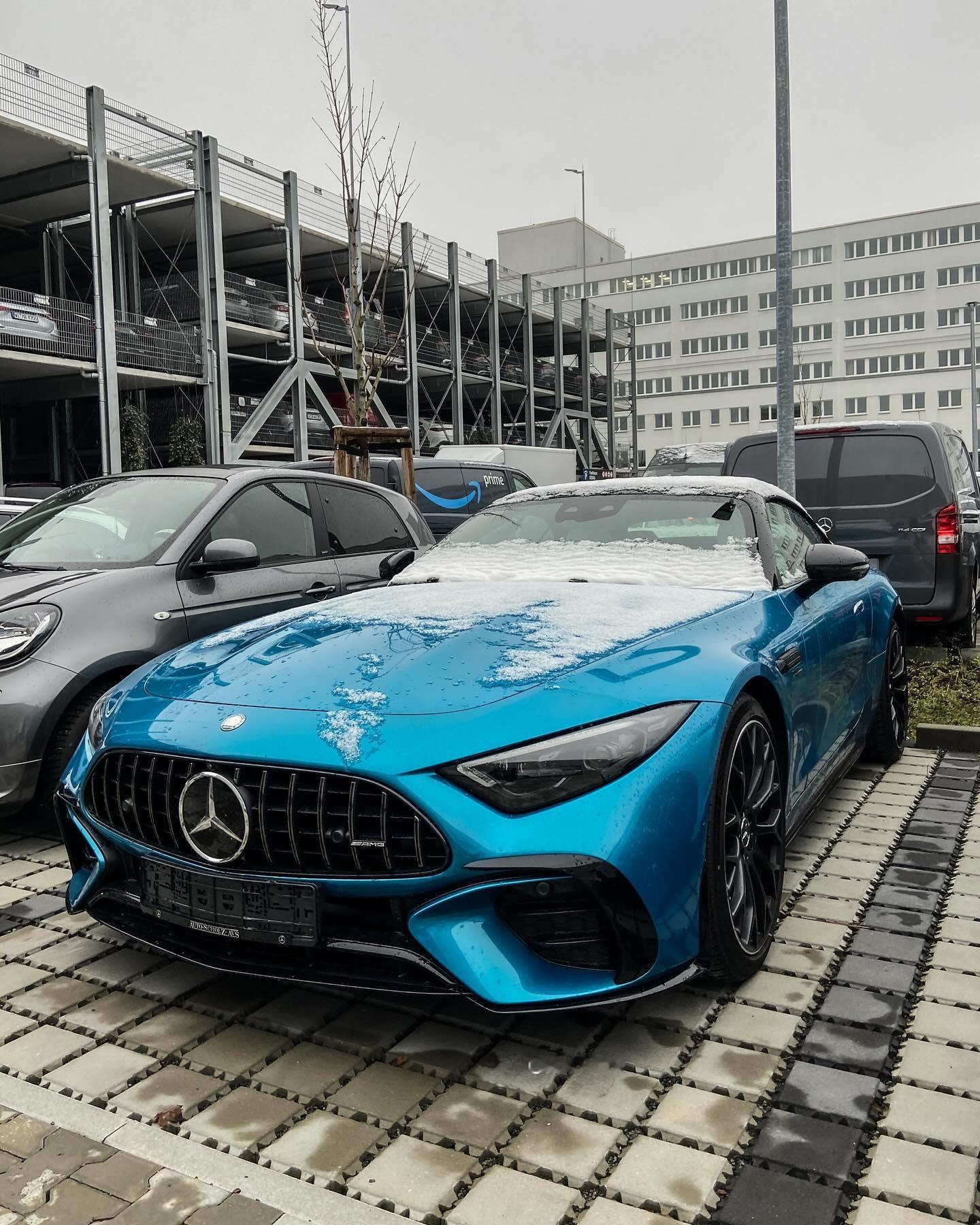 梅赛德斯-AMG SL63 4MATIC+#奔驰[超话]##豪车超跑##汽车视觉