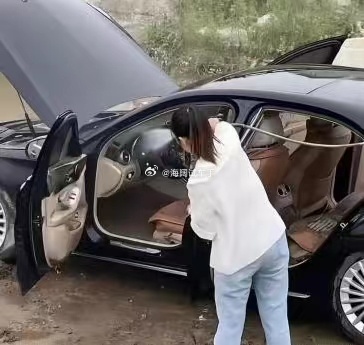 奔驰C200的新车行情也快接近20万大关了！！！准新豪门二手车真是险象环生啊~~