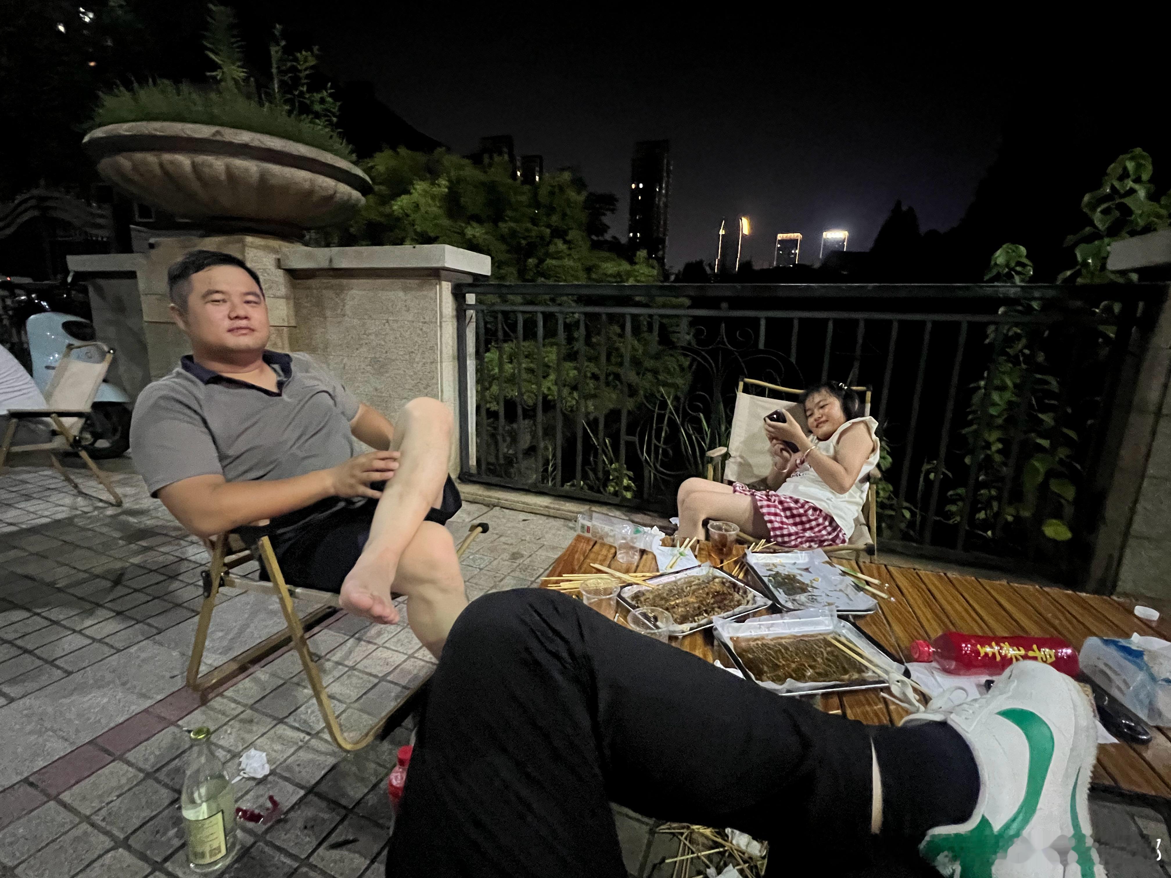 就是想坐坐……放松一下[二哈][二哈][二哈] ​​​