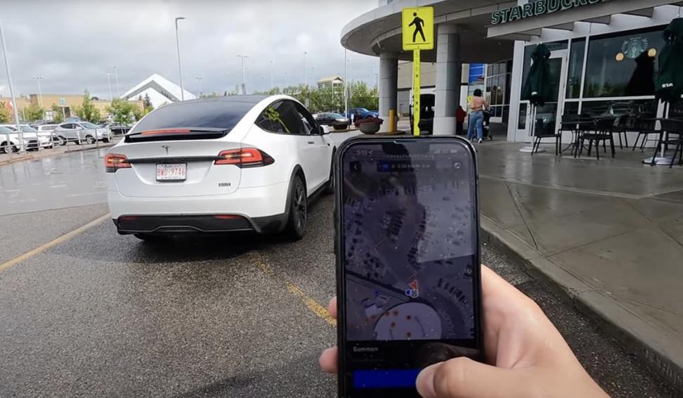 NHTSA结束对特斯拉智能召唤功能调查：无需召回
去年美国国家公路交通安全管理局