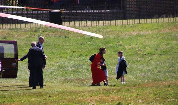 看路易见到妈妈多激动，火箭的速度奔向凯特八卦手册2022年6月，威廉凯特带乔治和