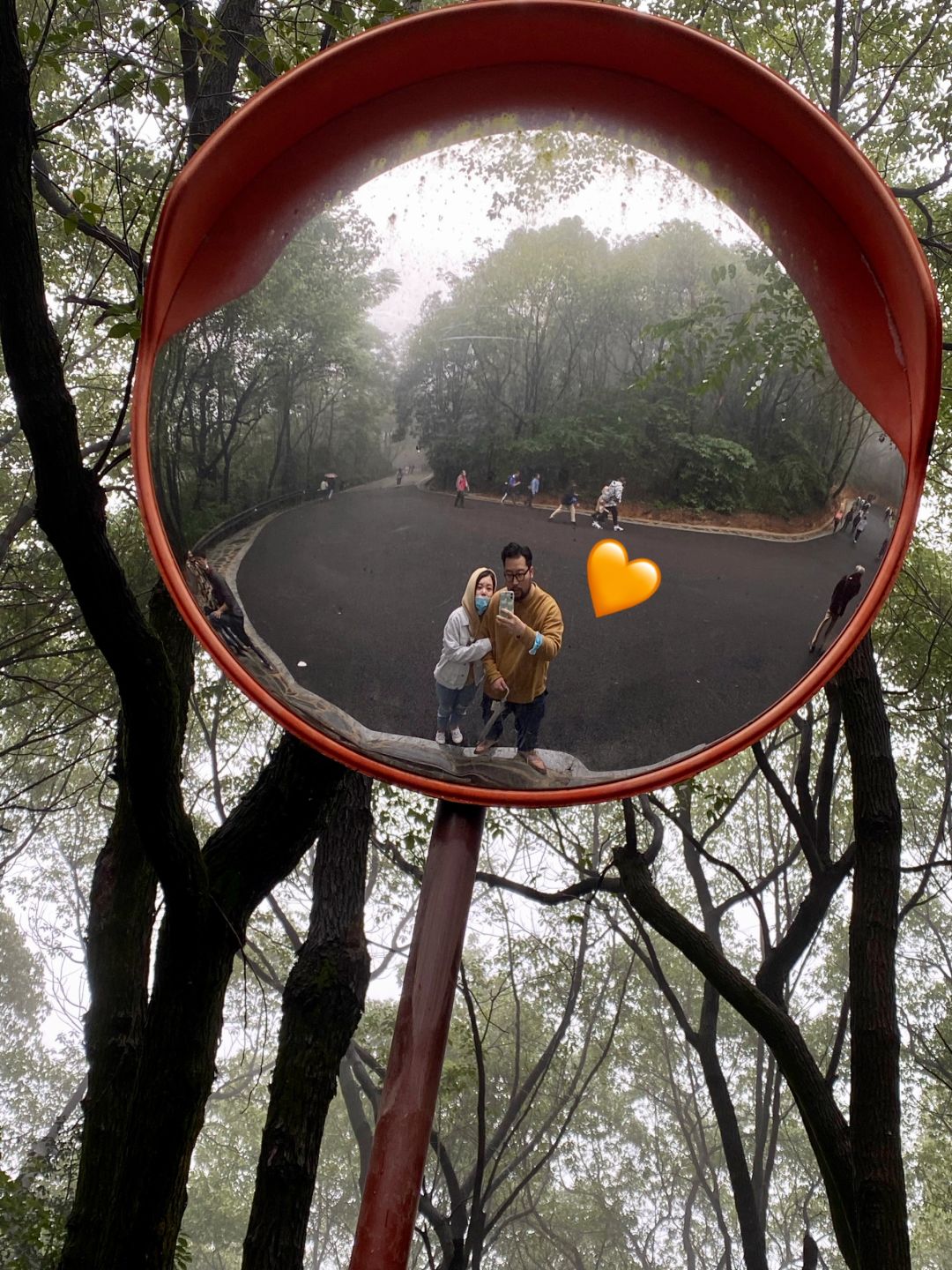 你有没有发现周围夫妻和睦、日子安稳的，有个共同点：除了工作，没有多余社交，朋友也...