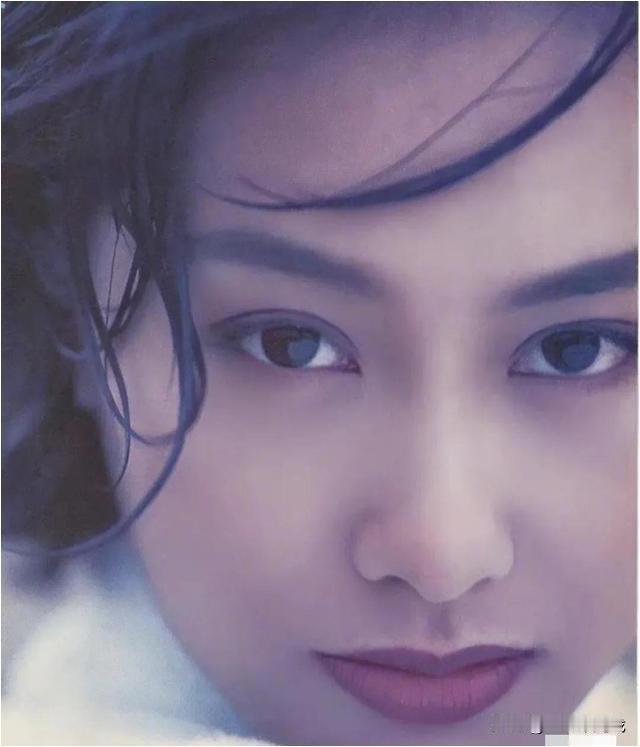 #记录这一刻##你有多久没有怦然心动的感觉了#80、90年代的香港娱乐圈，各有特