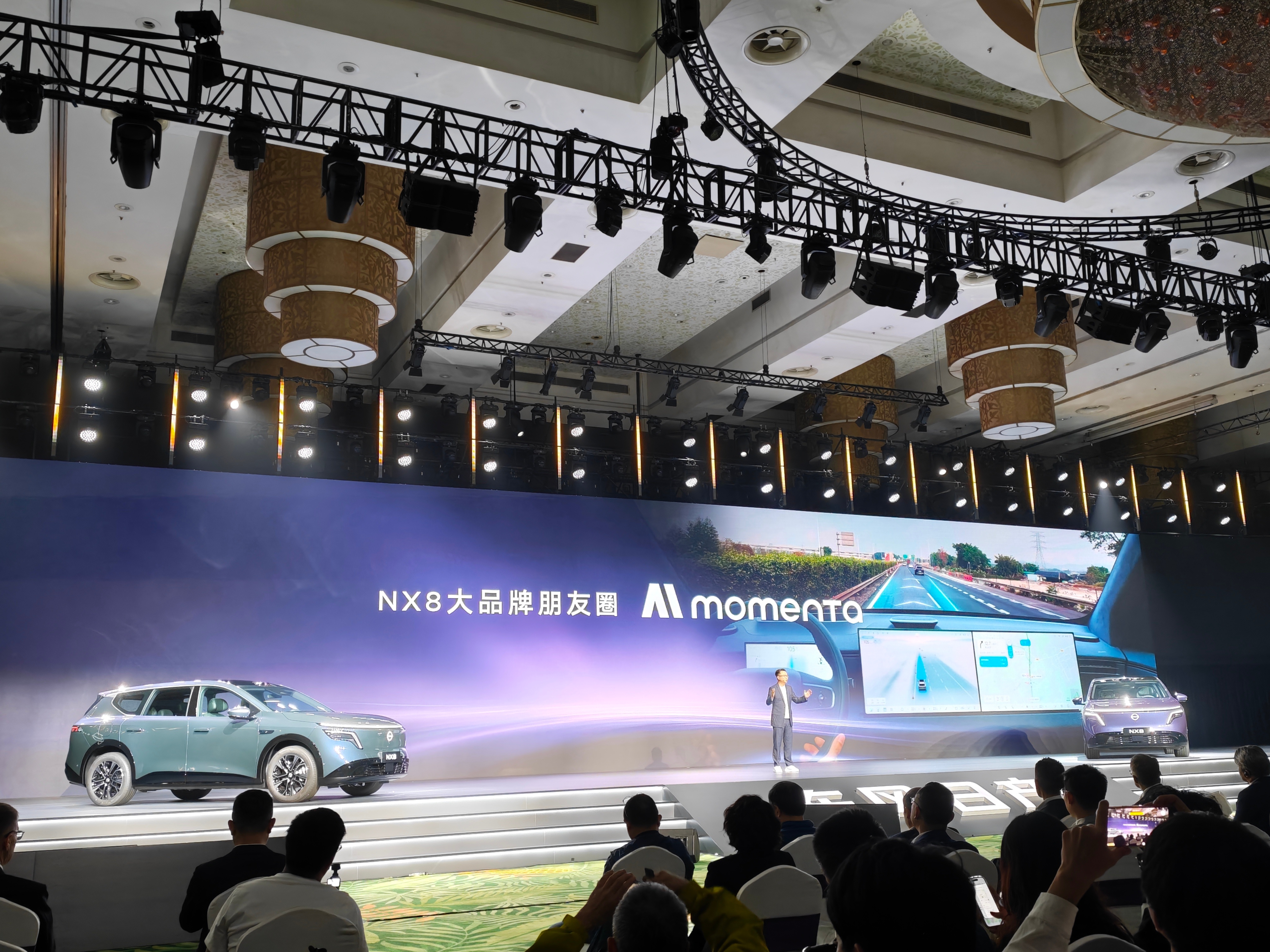 东风日产的朋友圈都是行业内的顶级供应商，在安全方面用料非常扎实，东风日产NX8采