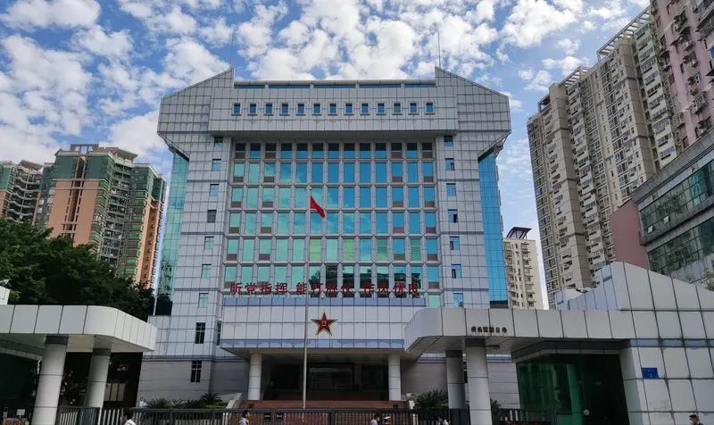 近日，拱北海关缉私局披露了打击走私淫秽书籍系列案件，先后开展了3轮滚动打击，刑事
